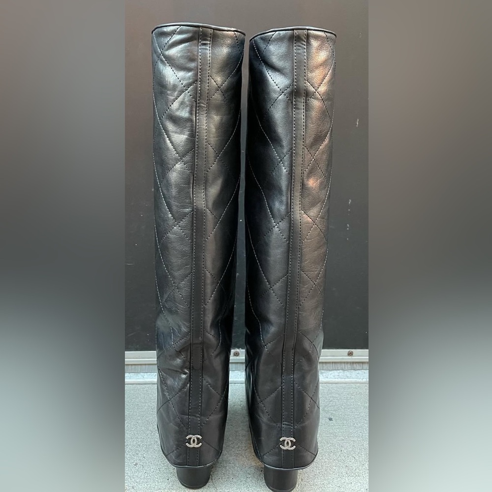 CHANEL Black Quilted Leather Knee Boots with CC Logo